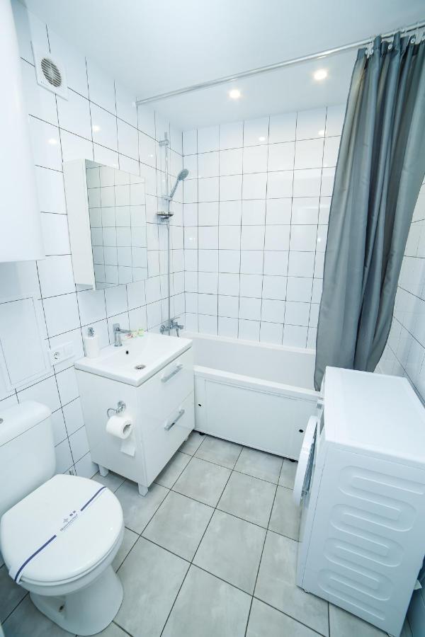Tf Apartment Двокімнатні Апартаменти В Центрі Міста 波尔塔瓦 外观 照片